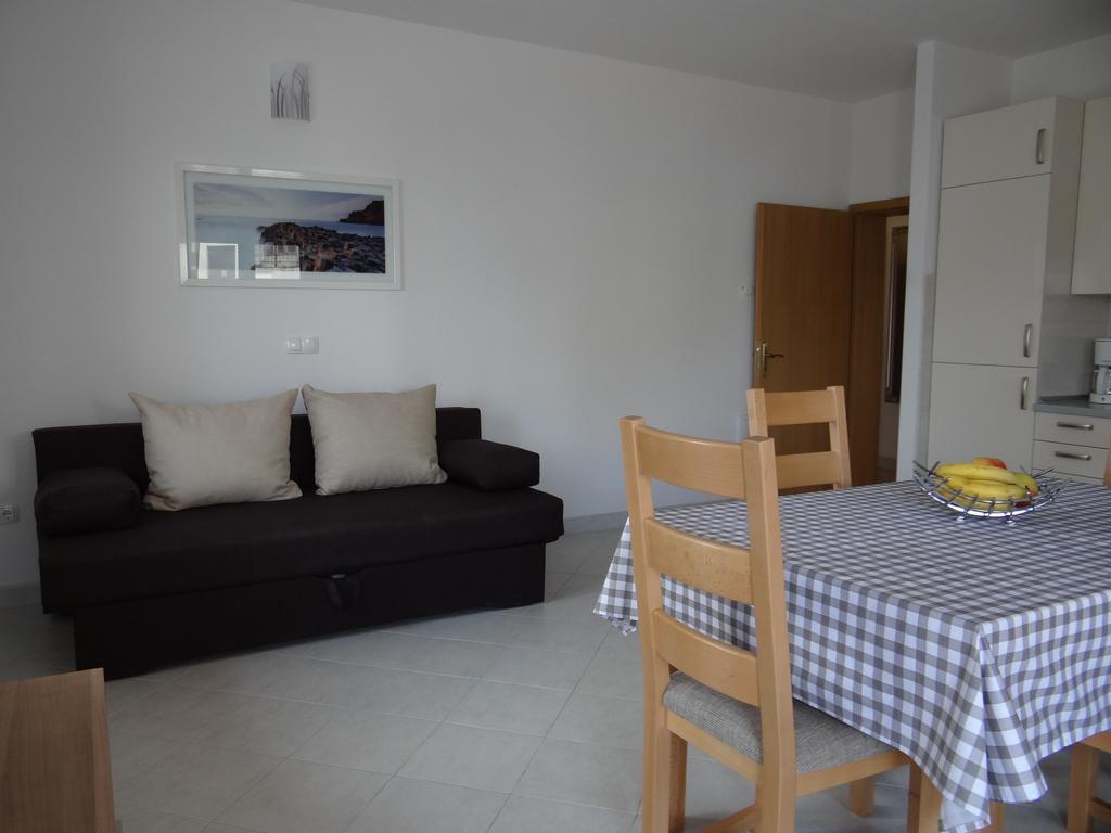 Vila Lola Apartmani โตรกีร์ ภายนอก รูปภาพ