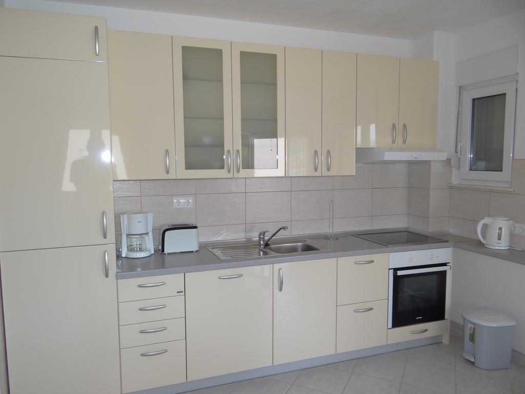Vila Lola Apartmani โตรกีร์ ภายนอก รูปภาพ