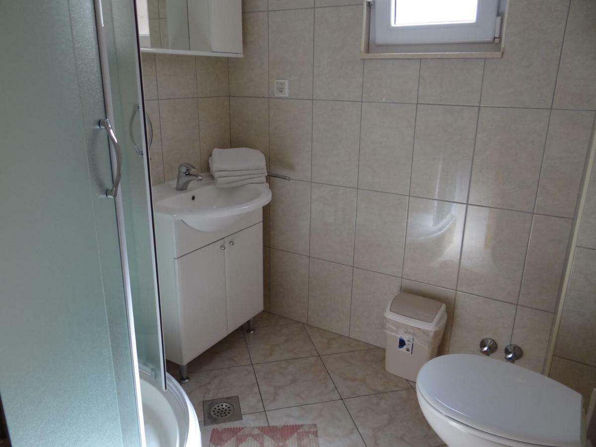 Vila Lola Apartmani โตรกีร์ ภายนอก รูปภาพ